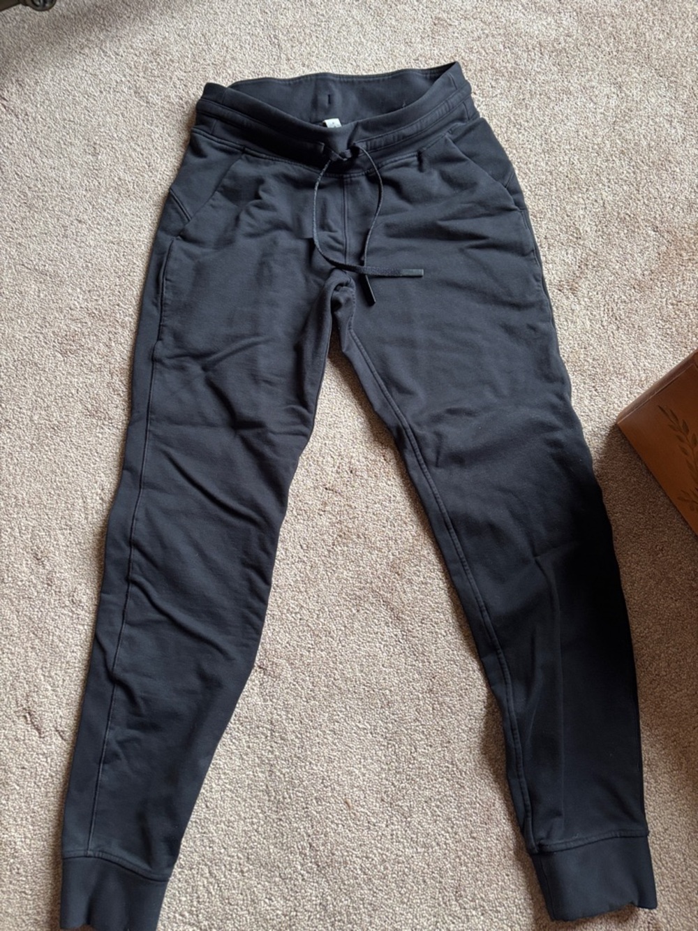 lululemon women’s Black Tapered Sweatpants